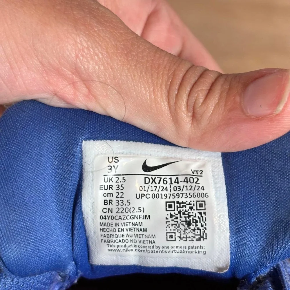 Nike blue tennis shoes, Kids Size US 3Y